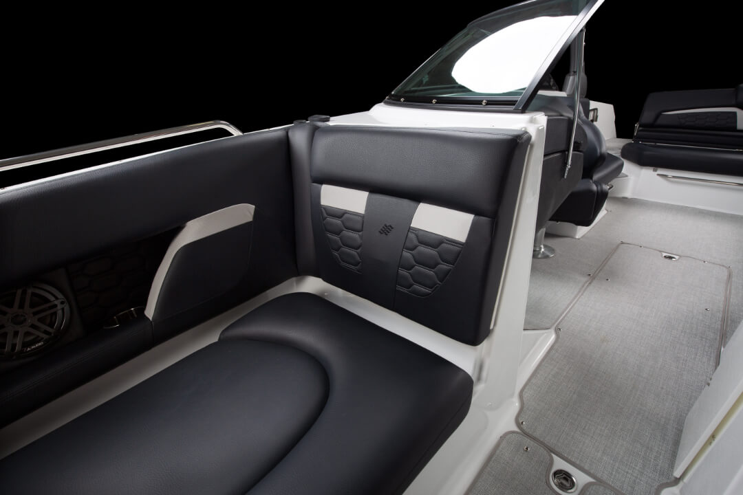 HD8-Elevate-bow-seating-web5